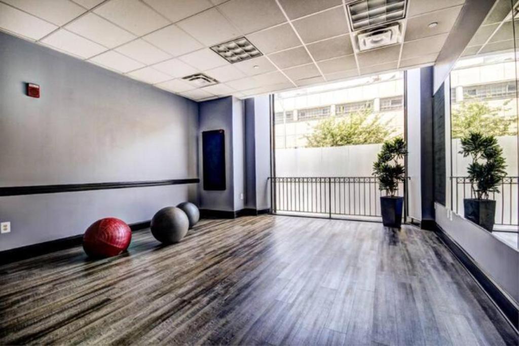 Apartment Convention Center Executive Free Indoor Parking *
