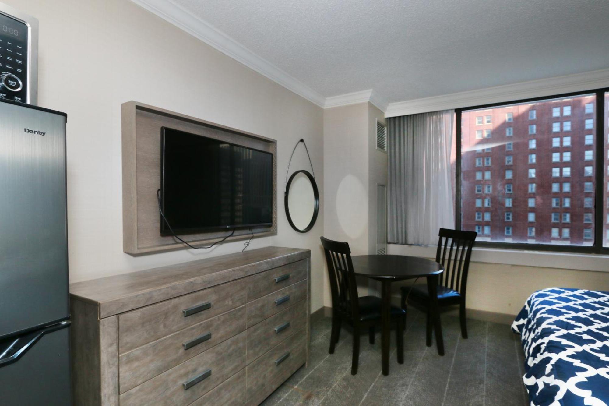 Apartment Convention Center Executive Free Indoor Parking *